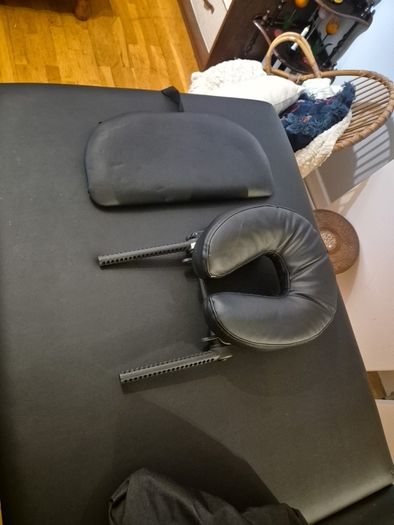 massage table