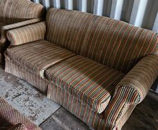 free pub hotel furniture