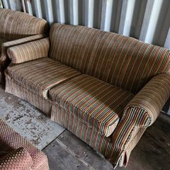 free pub hotel furniture