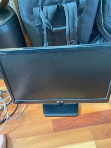 LG screen TV 18in and chrome cast
