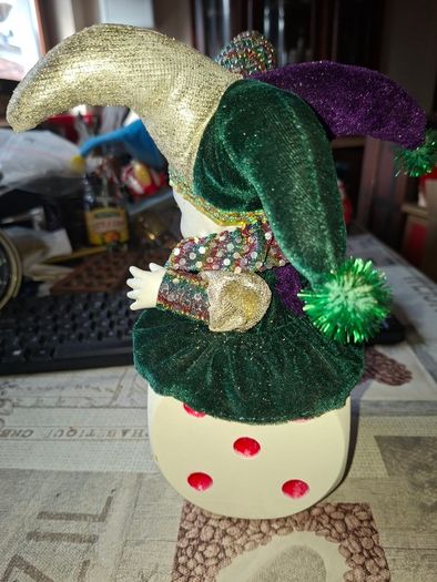 Large Vintage Clown Musician Dice Box. Fully functional Hand Winding the Clown Moves while Playing Music