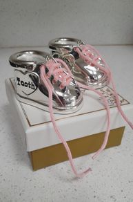 Carraig Donn - Silver Baby Girl Booties Tooth & Curl Holder