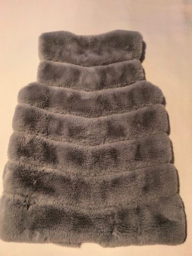 Woman sleeveless vest