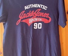 Jack & Jones T-shirt Size Small (small Adult)  DARK NAVY.  In Excellent Condition. Like New.