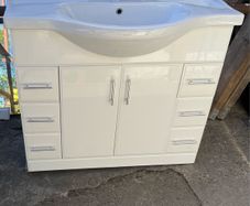 bathroom vanity unit with mirror
