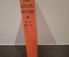 Enid Blyton Mystery book
