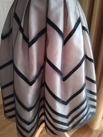 Ladies Dresses 8/10