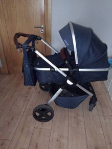 Venti Pram and Matching Baby Bag
