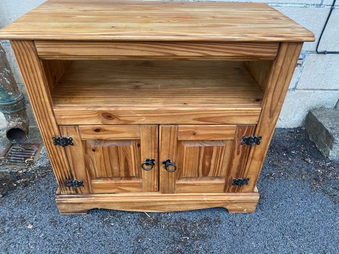pine TV unit