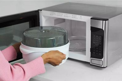 Dr Browns Microwave steriliser with tongs