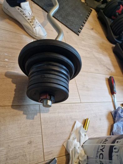 EZ Curl Barbell and Weights
