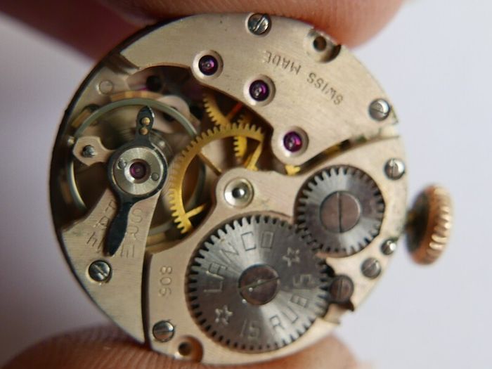 Vintage 1920s Solid 9Ct Gold 375 Lanco 15 Jewel Cased Ladies Manual Wristwatch (works well)