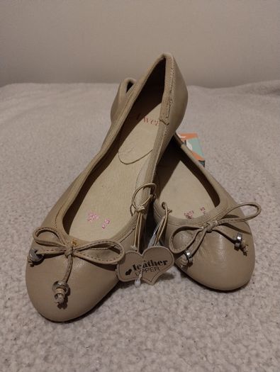 Leather Bow Ballerina Flat pumps Shoes, NEW WITH TAGS
