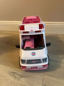 Barbie  ambulance