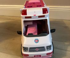 Barbie  ambulance