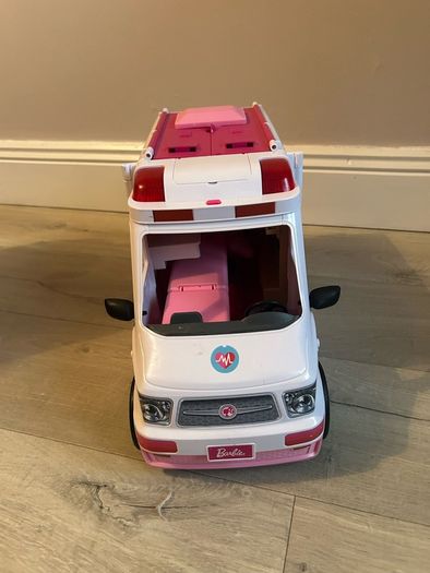 Barbie  ambulance