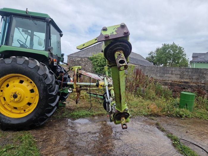 Class 870 tedder