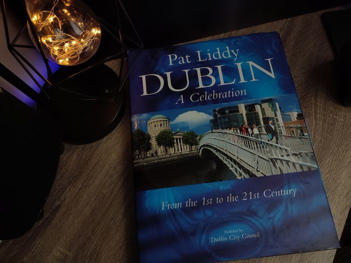 Dublin a Celebration ! From the 1st to the 21st Century ! HAND SIGNED by Pat Liddy ! Hardcover ! 2000 ! by Dublin Corporation ! AUTOGRAPH !