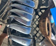 Ping G425 irons Right handed