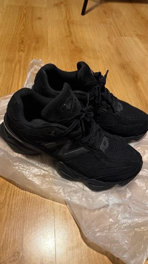 new balance 9060 triple black