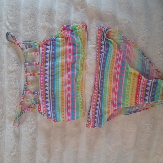 girls swimsuit