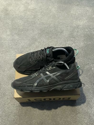 ASIC gel venture 6 very good condition size 8.5
