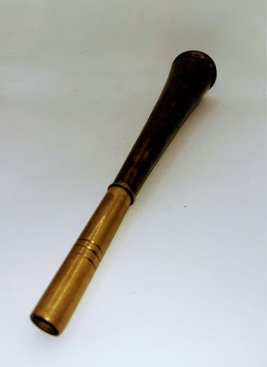 antique horn