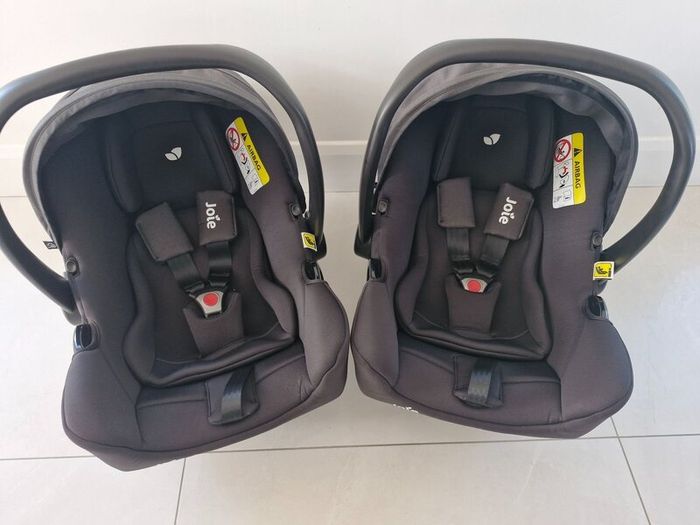 Joie i-Snug 2 Baby Car Seat & Isofix x 2