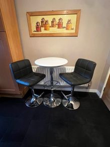 Breakfast bar and Swivel stools