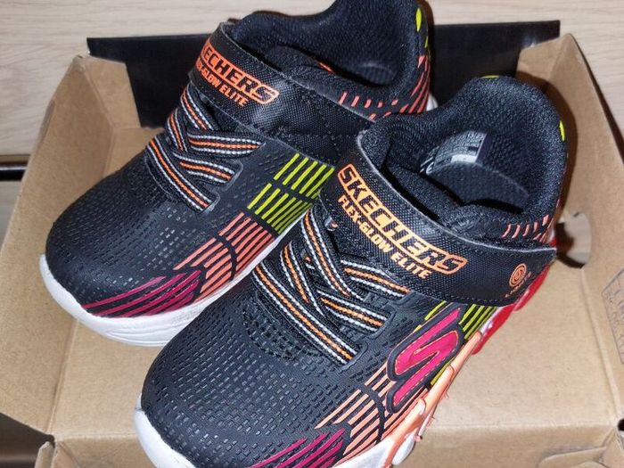 Toddler Skechers Runners x 2