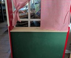 kids puppet theatre