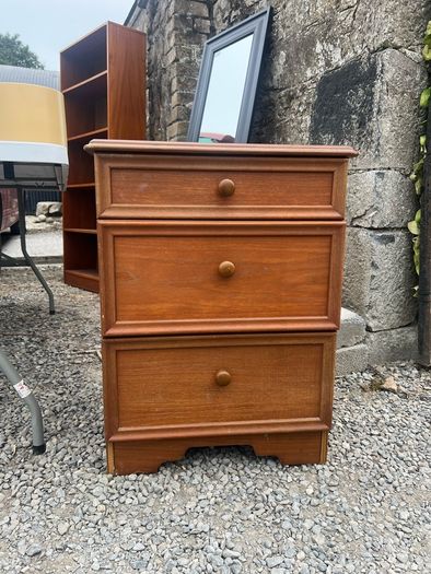 Chest of drawers