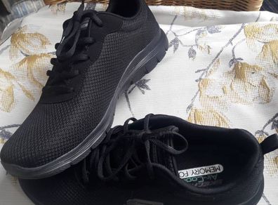 Skechers Trainers