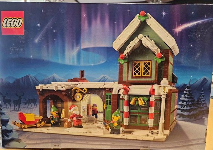 LEGO Set 4002025: Employee Gift - Toy Store Sealed