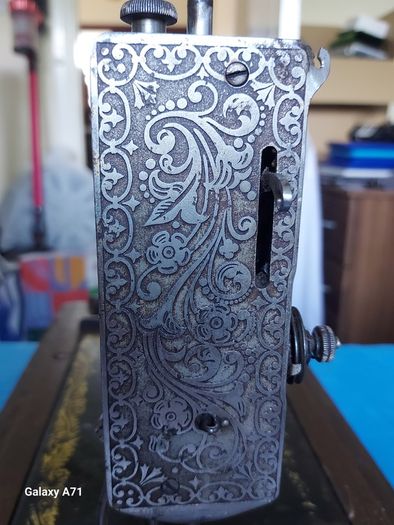 Vintage, Very Old, Singer Sewing Machine, would suit Seamstress window display or Bar memorabilia