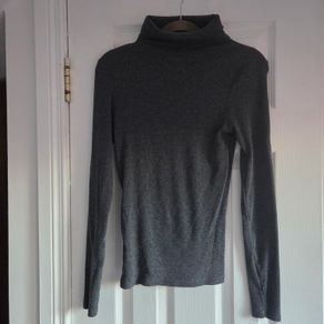 Grey turtle neck pullover, size 10