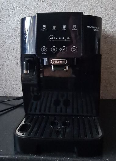 De Longhi Magnifica Start Bean-to-Cup Coffee Machine