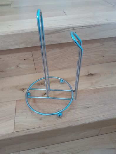 Paper towel holder