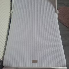 Toddler bed