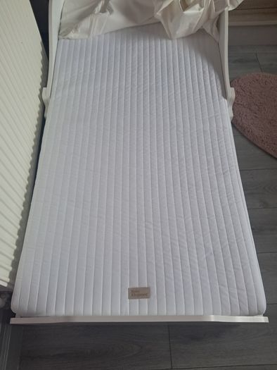 Toddler bed
