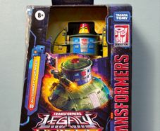 Transformers Legacy United - Autobot Cosmos Deluxe Class - Takara Tony Hasbro Action Figure
