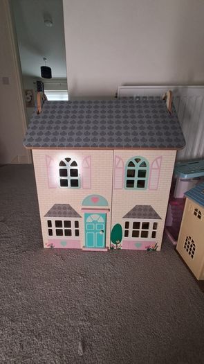 Toys wooden Doll house