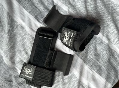 Lifting hooks