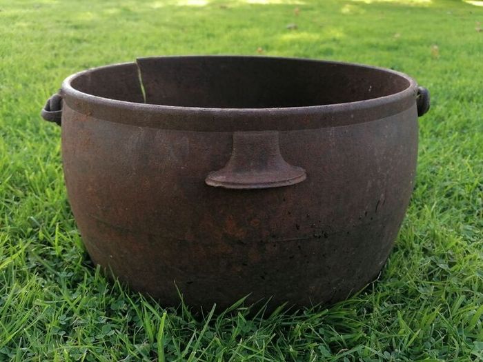 Vintage Cast Iron Pot
