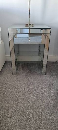 bedroom unity unit and side dressers