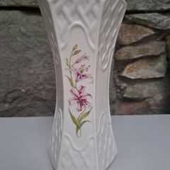 Belleek Country Trellis vase