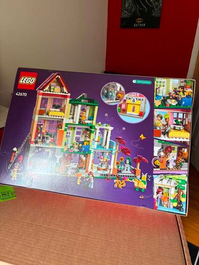 RETIRED Heartlake City Apartments and Shops Lego 42670 New and Sealed