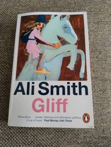 Ali Smith Gliff 2025 penguin books in good condition FREE STANDARD POSTAGE INCLUDED