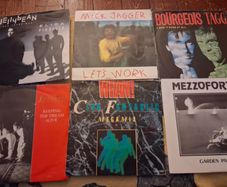70 vinyl singles - mainly 1980s - in great condition, most with picture sleeves