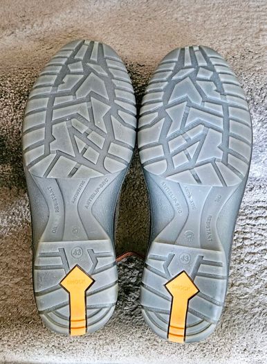 Safety shoes size 43 European